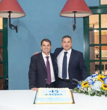Redel celebra 45 anni e regala un soggiorno ai dipendenti e alle loro famiglie: due giorni di festa con Jerry Calà e Gennaro Calabrese